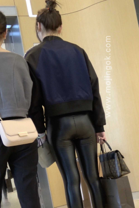 4K高清视频！清秀的紧身皮裤极品大美女[MP4/3.5GB]