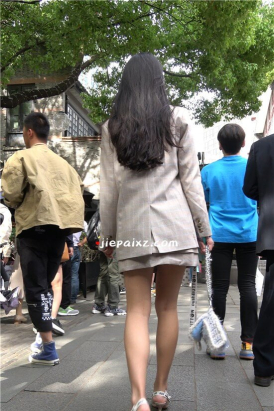 4K - 性感身材米色高跟短裙御姐 [1.21 GB/MP4]