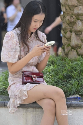 26614-5-120√邂逅肉丝美腿脚板底素人小姐姐