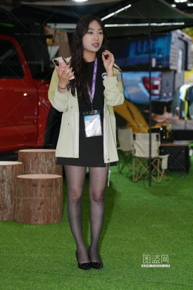 苏州改装展之卖力讲解的黑丝主播45P