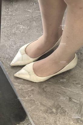 售楼部小姐姐们的性感的肉丝褶皱