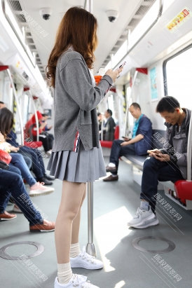 【M0350】列道上的窥视