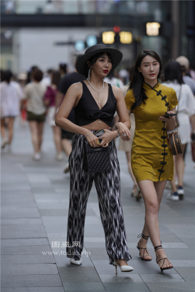 编码2171黄色紧身包臀裙闺蜜