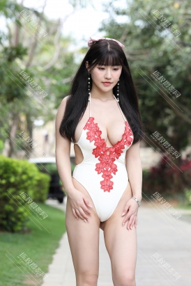 【范家辉】第三季旅拍-醉美亚龙湾-第三篇：可儿-复古蕾丝连体泳衣