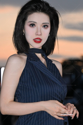 【摄神作品】2561-29=101√大眼睛，大白腿