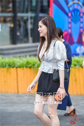编码0359黑色短裙美腿凉高美脚美胸白嫩