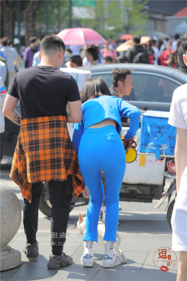 编码0418蓝色紧身裤美腿短发