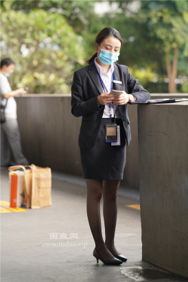 编码1508奔驰场外黑丝销售