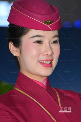SH25-104-92√玉腿外露的南航空姐