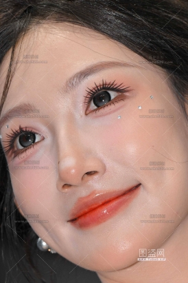 小瑞瑞317√绝色颜爆-裸腿美足【套图➕4k视频】