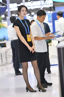 26522-32-102√是她，韵味十足的娇萋