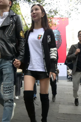 4K - 街拍小清新秀气美女小姐姐 [1.67 GB/MP4]