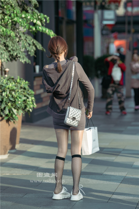 编码1668网红美腿油亮长丝+中长网袜