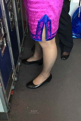 不是高清才是最好-川航经典旗袍-居然漏出丝脚-第三季