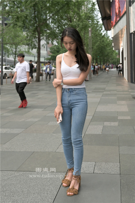 编码2060蓝色牛仔裤