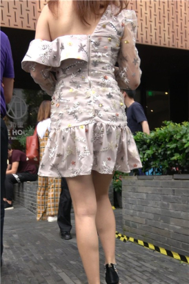 4K 连衣裙街拍高跟美女