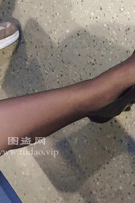 街拍黑丝5分47