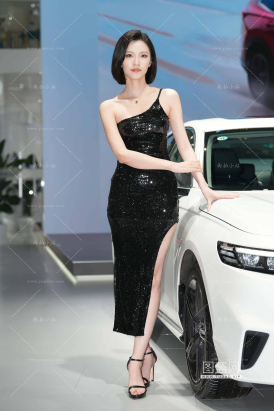 黑色吊带长裙车模美足 【图片➕8K视频】