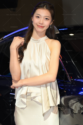 2551-5=34√佛山车展-靓丽车模小姐姐