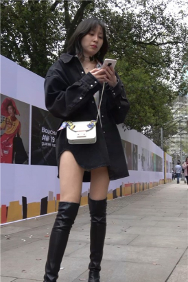 性感美腿长靴街拍美女 [1.35 GB/MP4]