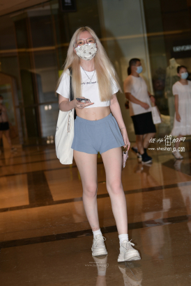 22813-4+81热裤女孩，好想梅川内库～