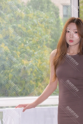 【M1135】褐色包臀裙美女