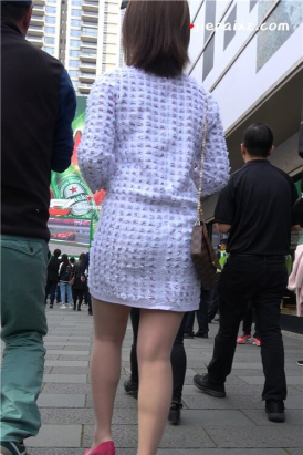 4K - 粉色高跟鞋魅力大方成熟女子 [988 MB/MP4]