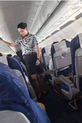 这才是劲爆震撼，东航袜跟，丝袜勾丝，懂得自然懂，硬