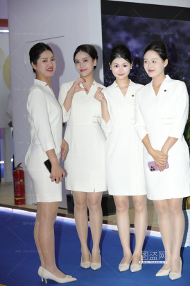 物业案场群丝美腿高跟大饱眼福