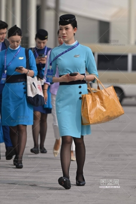 26918-33-92√美丽的厦航空姐们上班囖～