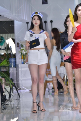 大长腿美女