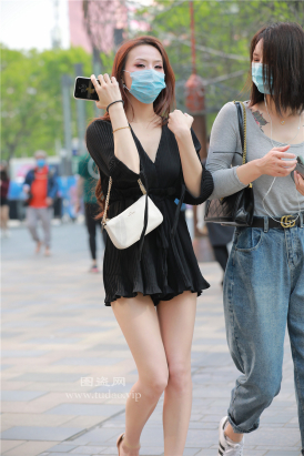 编码1136长腿高跟美女