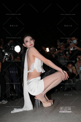 白裙大长腿