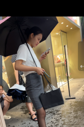 4K视频 打伞OL 570M