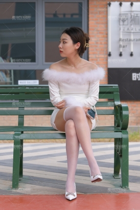 [一只麋鹿专区] 白裙美女