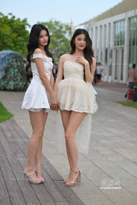 颜清冉vs小月芽-双美腿美足出海
