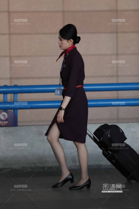 偶遇上海航空空姐紫色制服咖啡丝优雅高级感