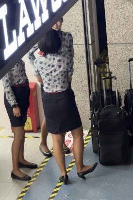东航乘务组制服咖丝台风天滞留机场跟拍多视角