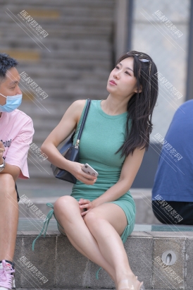 【盛夏】浅绿色包臀裙女生