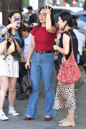 ★微丰腴牛仔裤美女