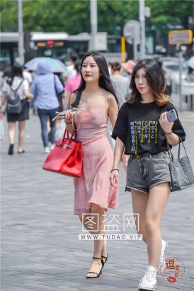 编码0332粉色短裙白嫩凉高