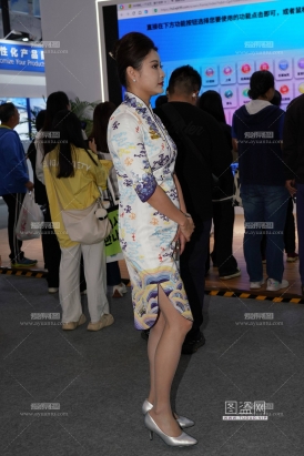 25穿和不穿制服的海航空姐少妇SAO诱人无比都喜欢配丝袜
