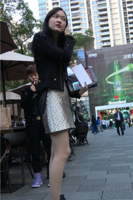 街拍丝袜气质美女摆拍 [1.62 GB/MP4]